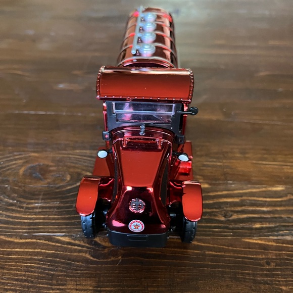 Vintage 1918 Mack AC Tanker Special Edition - Picture 5 of 6